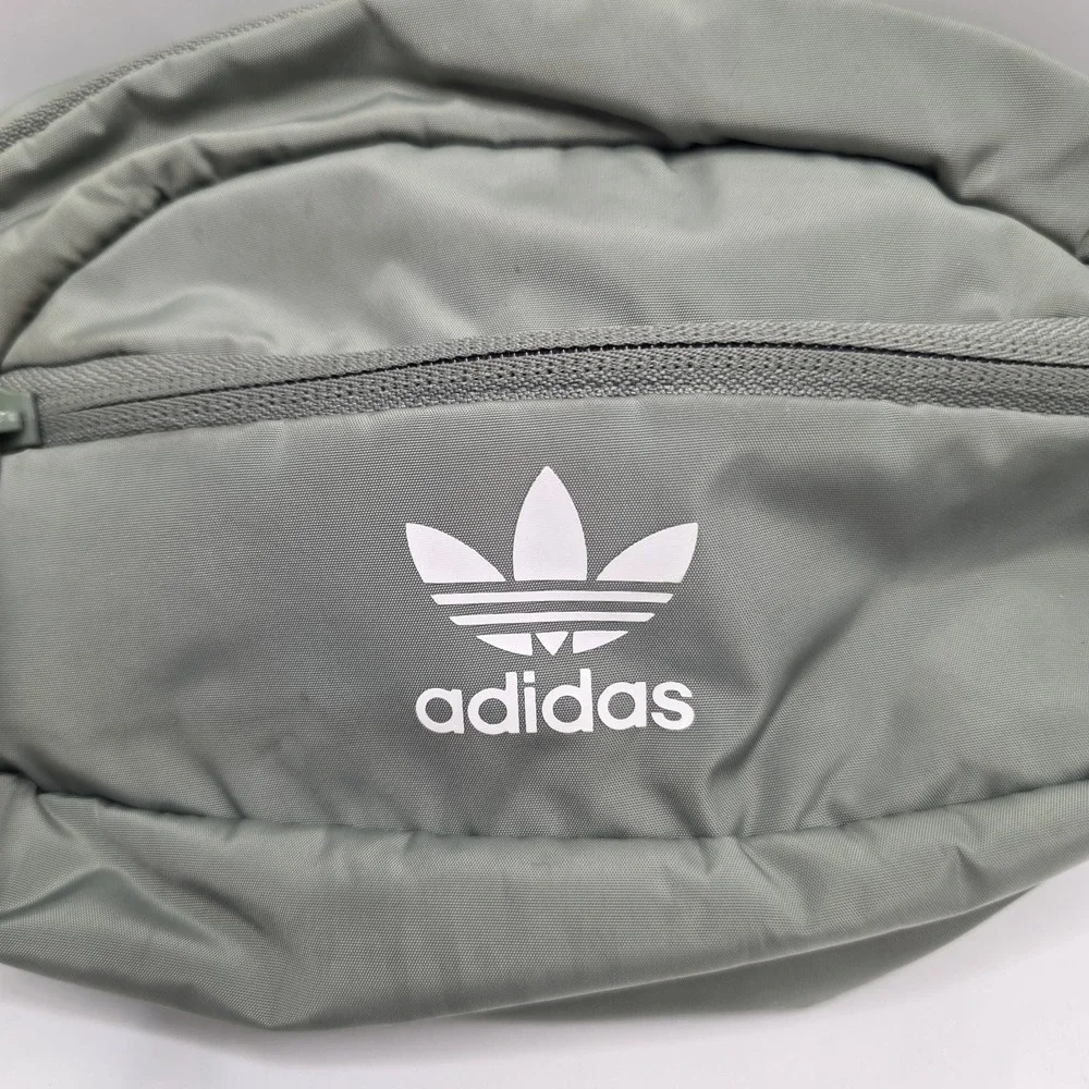 Adidas Originals Trefoil Waist Bag Sage Green Puffer Fanny Pack Adjustable Strap - Picture 2 of 9